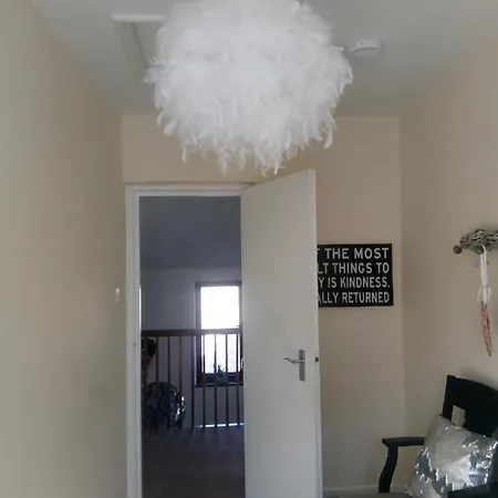 3 Bedroom Historic Xmas House City Center Апартаменти Бристоль